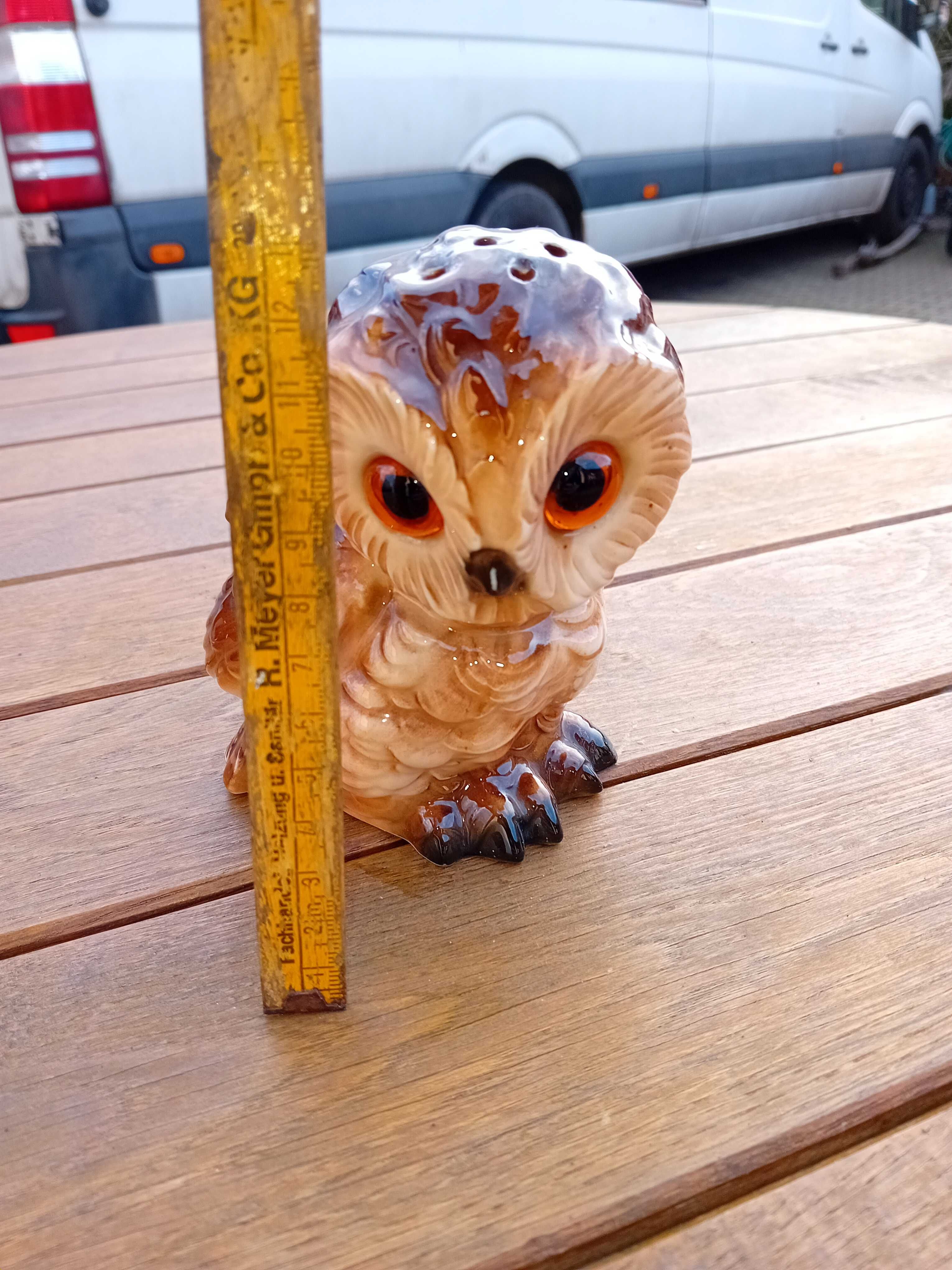 Sowa porcelanowa