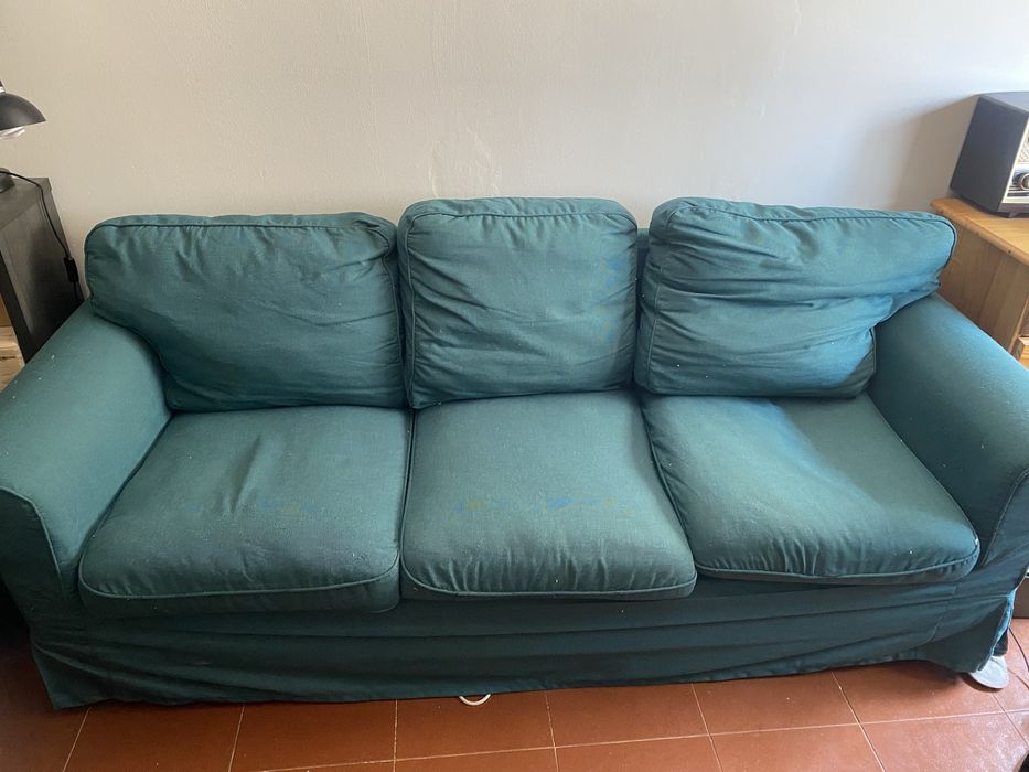 Sofá verde IKEA 3 lugares