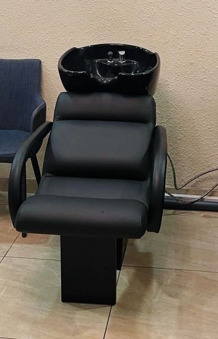 Мийка для салону краси в чудовому стані.