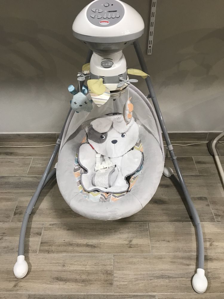 Загойдуючий центр  прокат , укачивающий центр , 4 moms mama roo