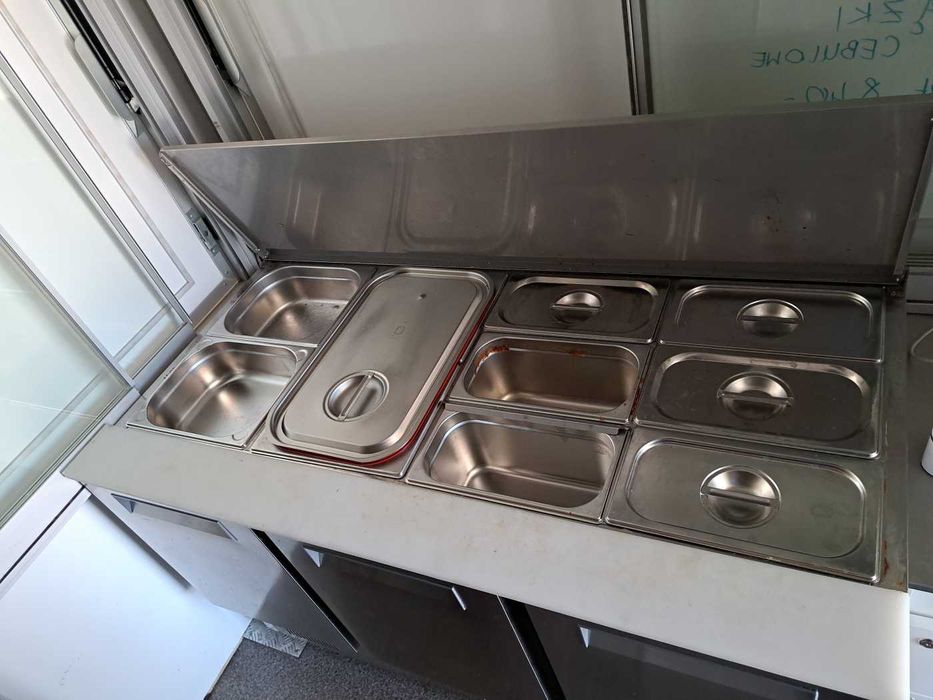 Przyczepa specjalna gastronomiczna Niewiadów B3500 z wyposażeniem