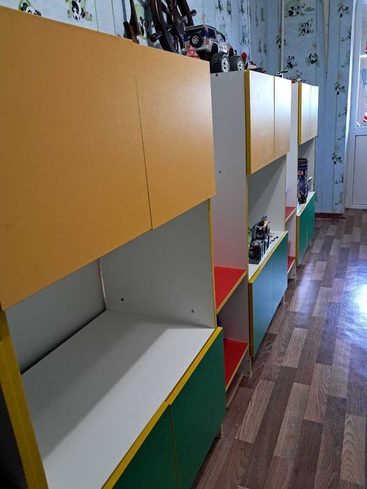 Дитячі меблі для дитини вдома або садочку (3 шафи)