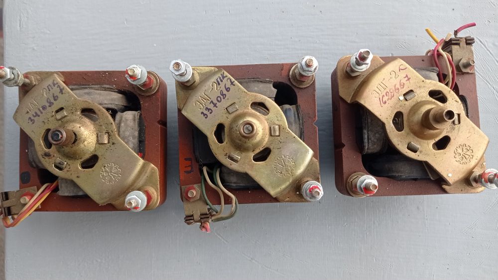 Электродвигателя ЭДГ-2, от Магнитофона "Дніпро-12М"