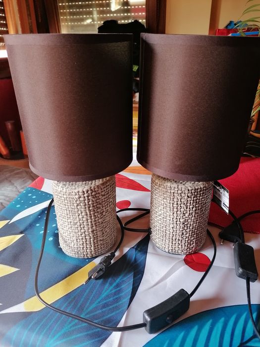 2 candeeiros de mesa