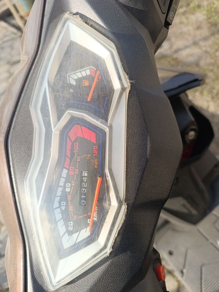 Продам скутер Fada 150 кубовый.