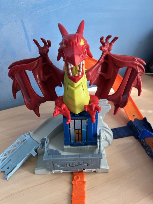 Ігровий набір Атака дракона Hot Wheels оринінал