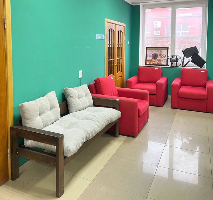 РОЗПРОДАЖ СКЛАДУ МЕБЛІВ,столи,крісла,техніка,тумби,стелажі, комоди