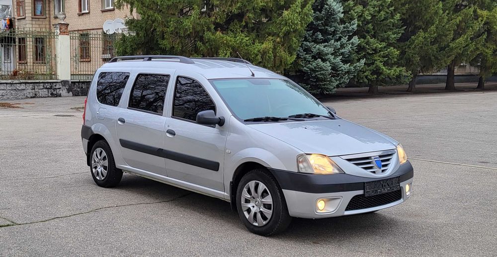 Продам Dacia Logan MCV 2009 рік