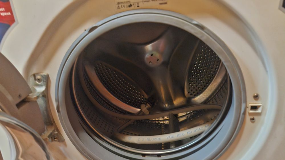 Пральна машина LG вузька