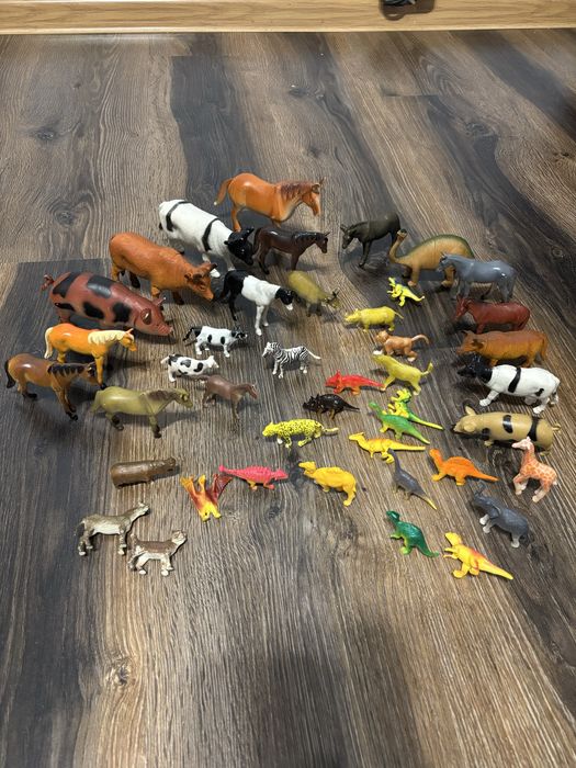 43 фігурки звірят