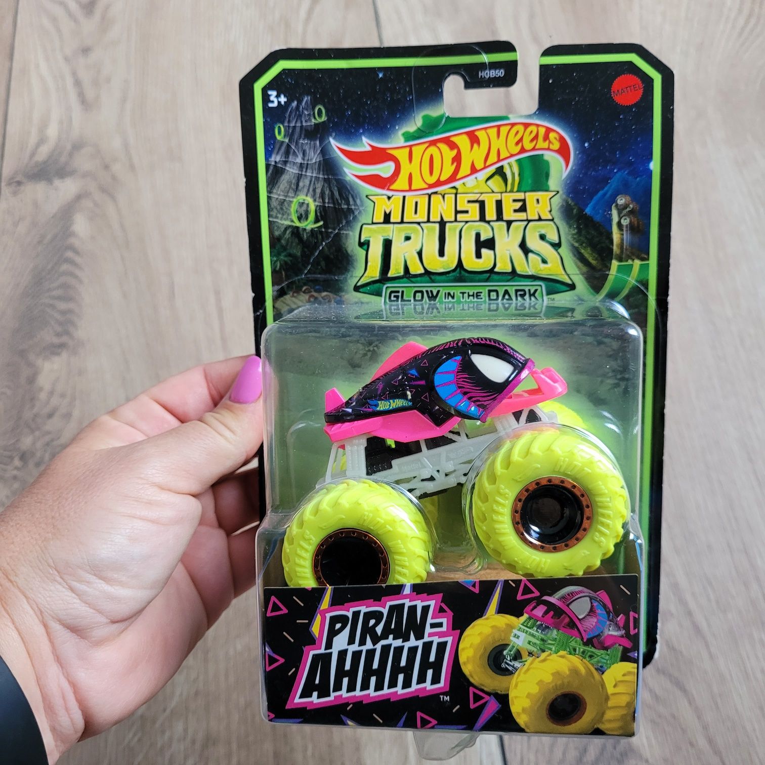 Hot Wheels monster trucks piran-ahhhh świecy w ciemności HCB50