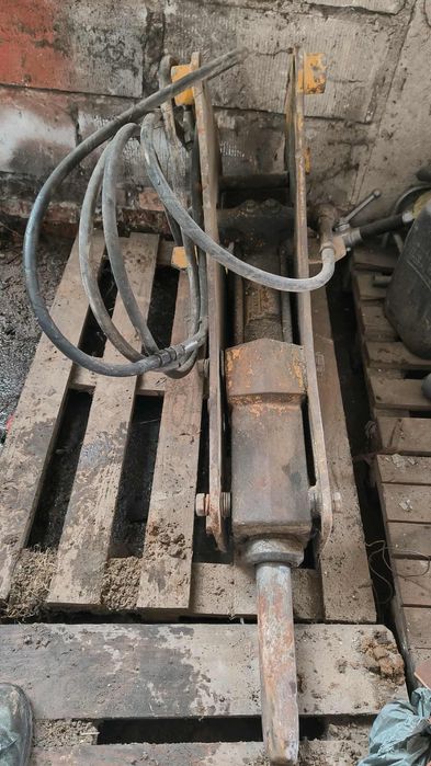 Młot wyburzeniowy do koparki JCB typ 260Mk2