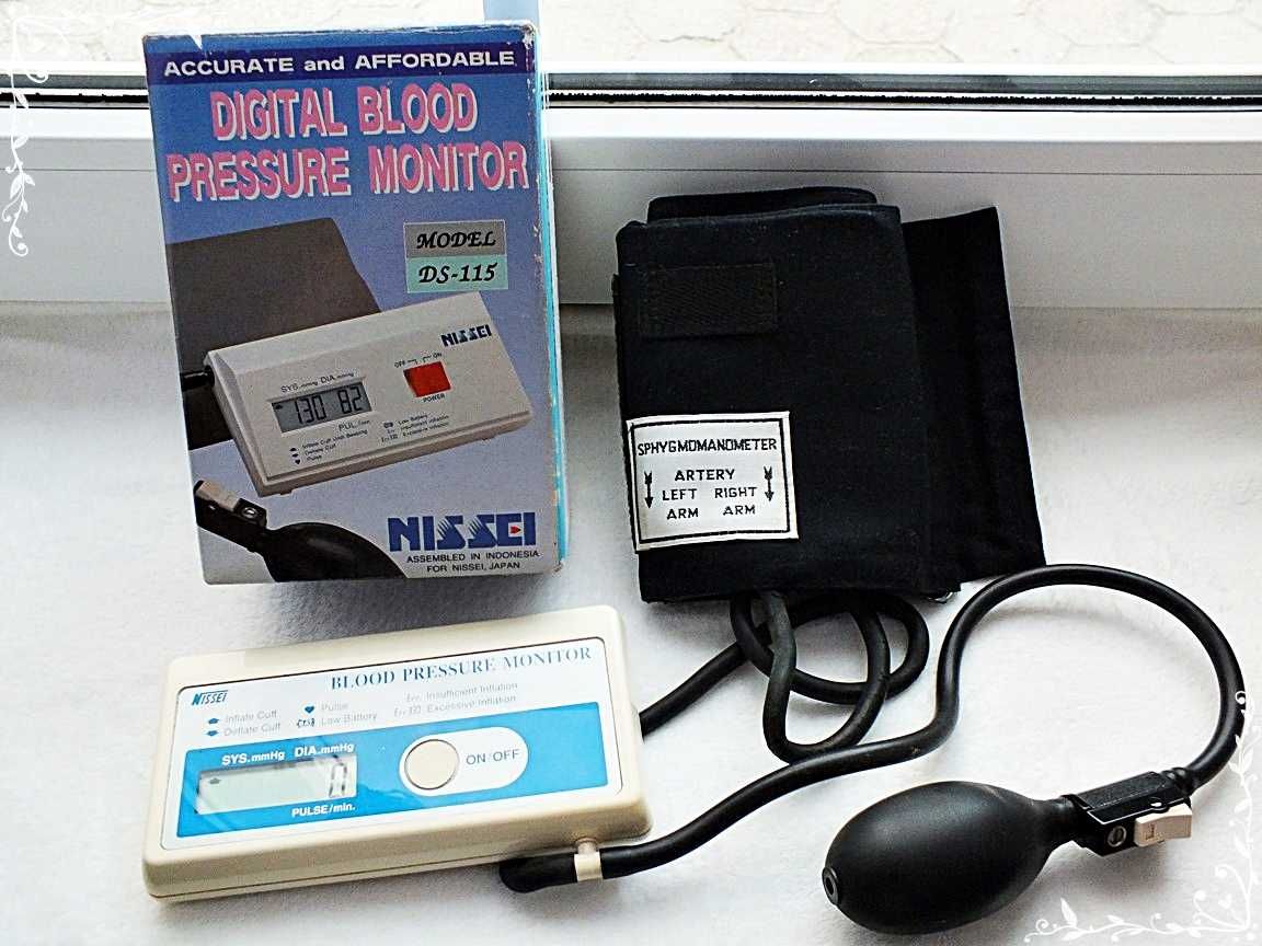 Ciśnieniomierz medyczny z pompką Digital Blood Pressure