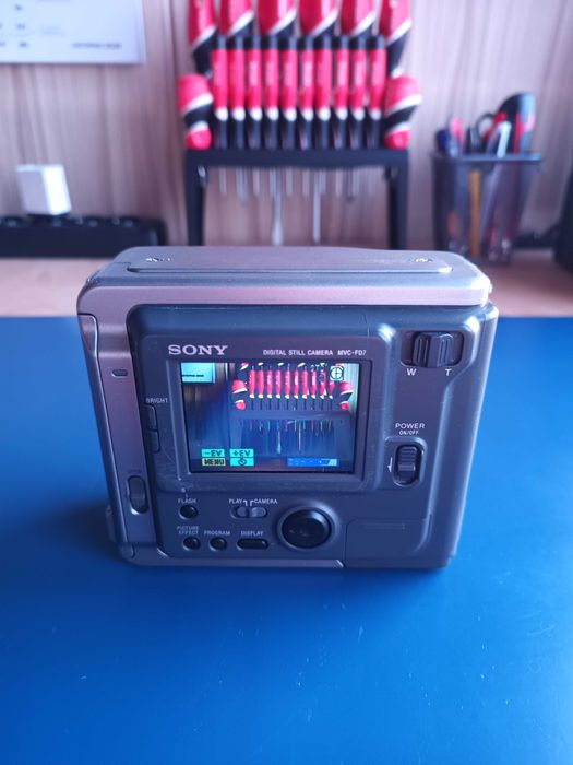 Aparat cyfrowy Sony Mavica MVC-FD7 + bateria + dyskietka + ładowarka