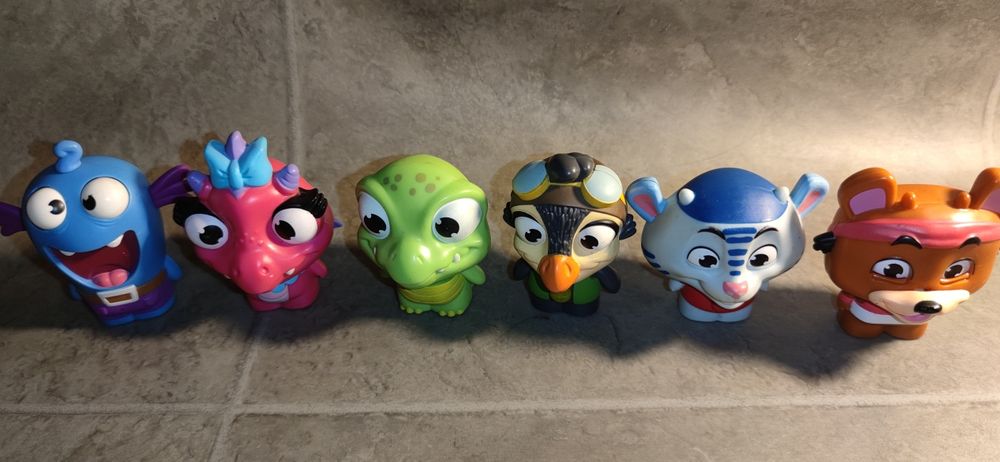 кол-ії іграшок Снупі,Буви,Дом тварини.Тролі.Том Джеррі,Зоряний баскетб