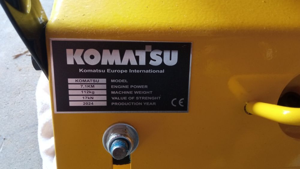 Nowa zagęszczarka/ubijak do gruntu - KOMATSU - FV