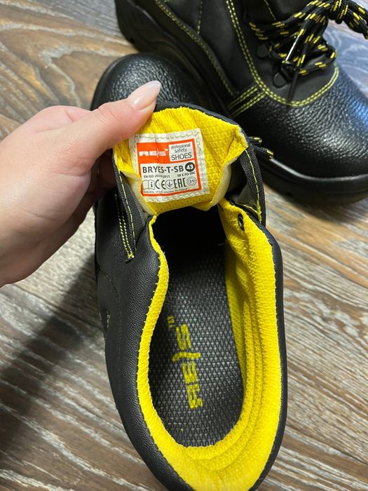 Нові захисні робочі ботинки Reis 43 розмір