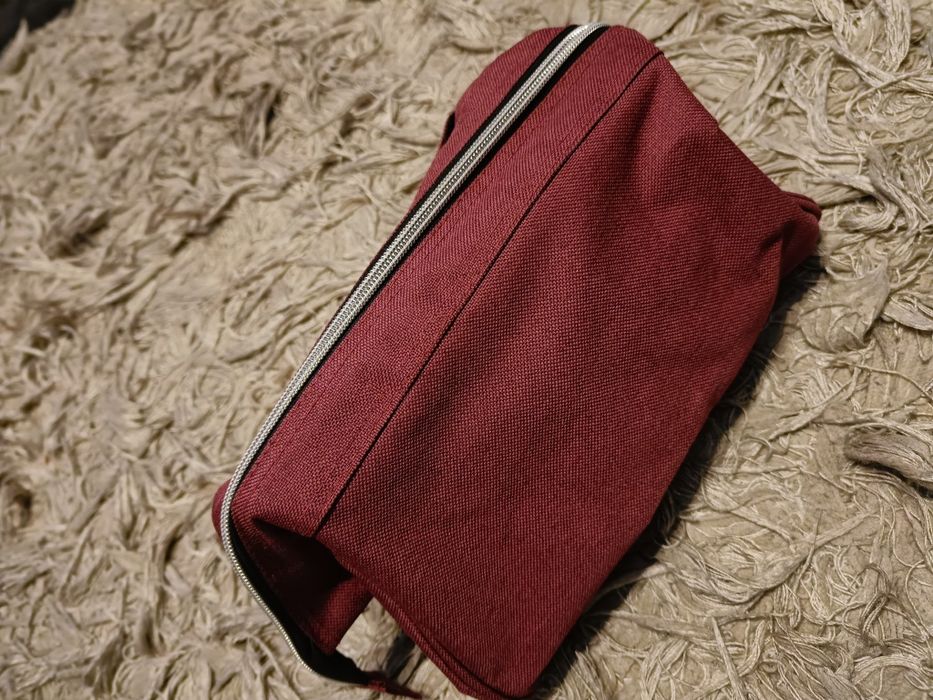 Nowa kosmetyczka podróżna