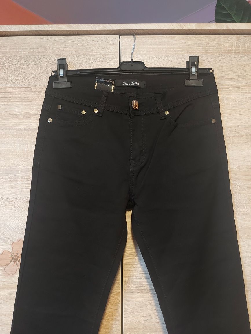 Czarne nowe jeansy rozmiar M