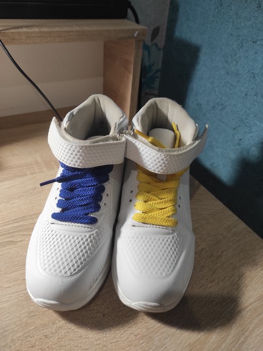 Кросівки - ботинки для дівчинки