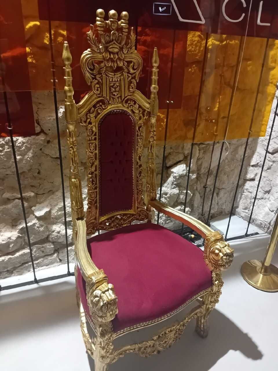 Tron, krzesło eleganckie, duże