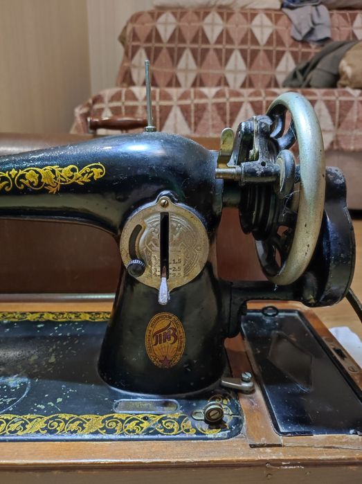 Швейна машинка Подолка