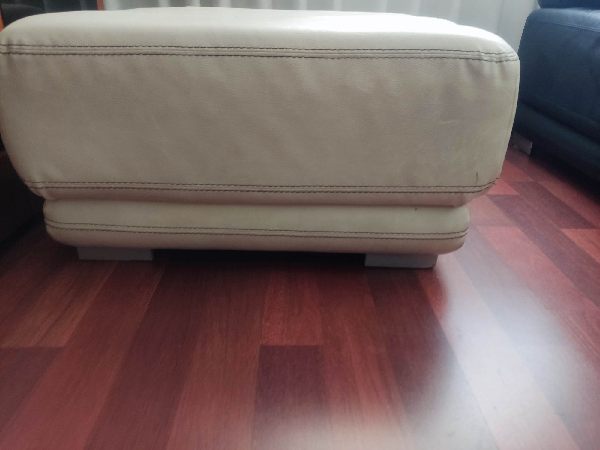 Puff branco 75*75