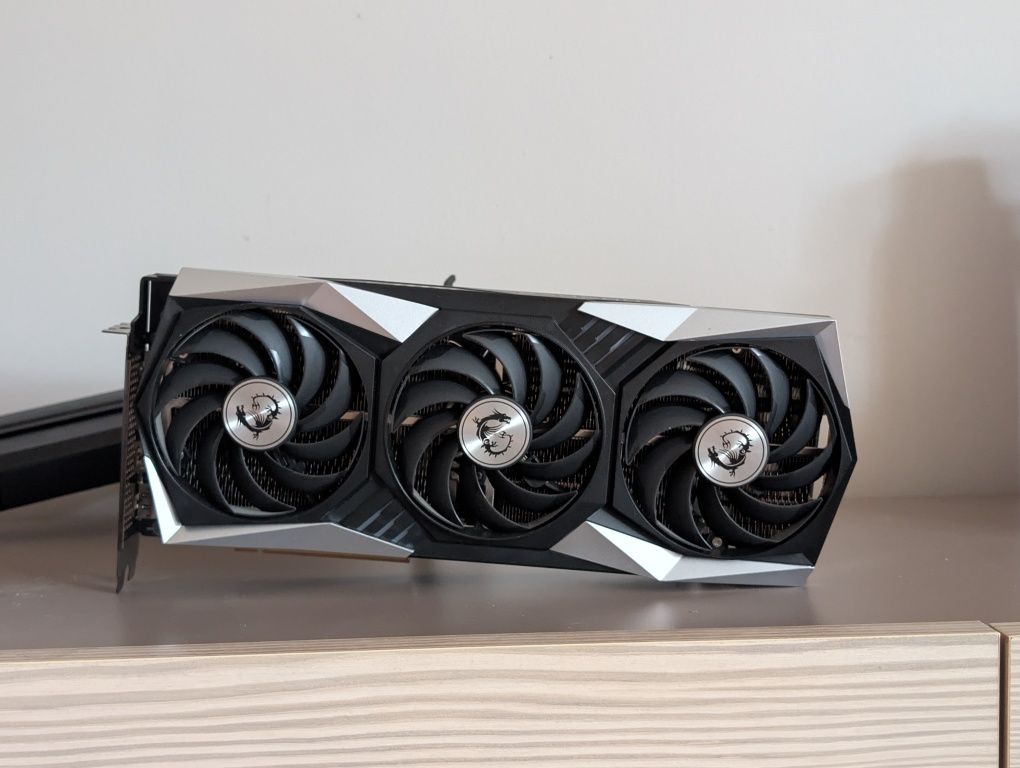 MSI RX 6750 XTGaming Trio 12GB jak 6700 / 6800