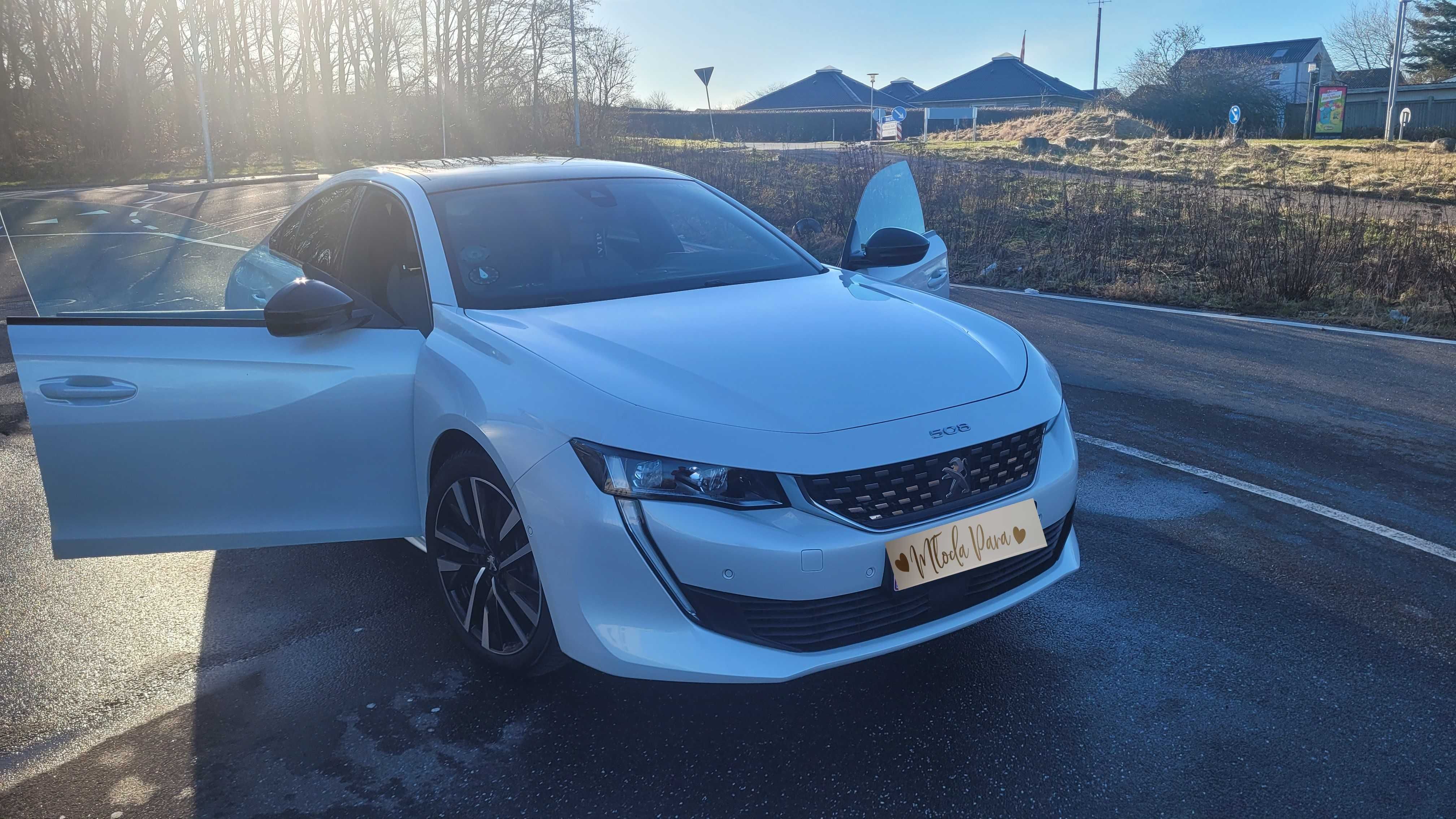 Auto do Ślubu limuzyna Peugeot 508 biała perła