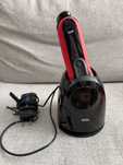 Golarka Braun Series 3 3050cc z bazą czyszczącą i ładującą