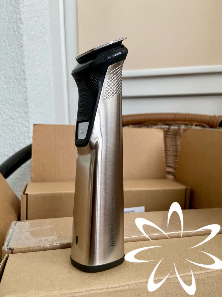 Универсальный триммер Philips Norelco Multigroom 9000