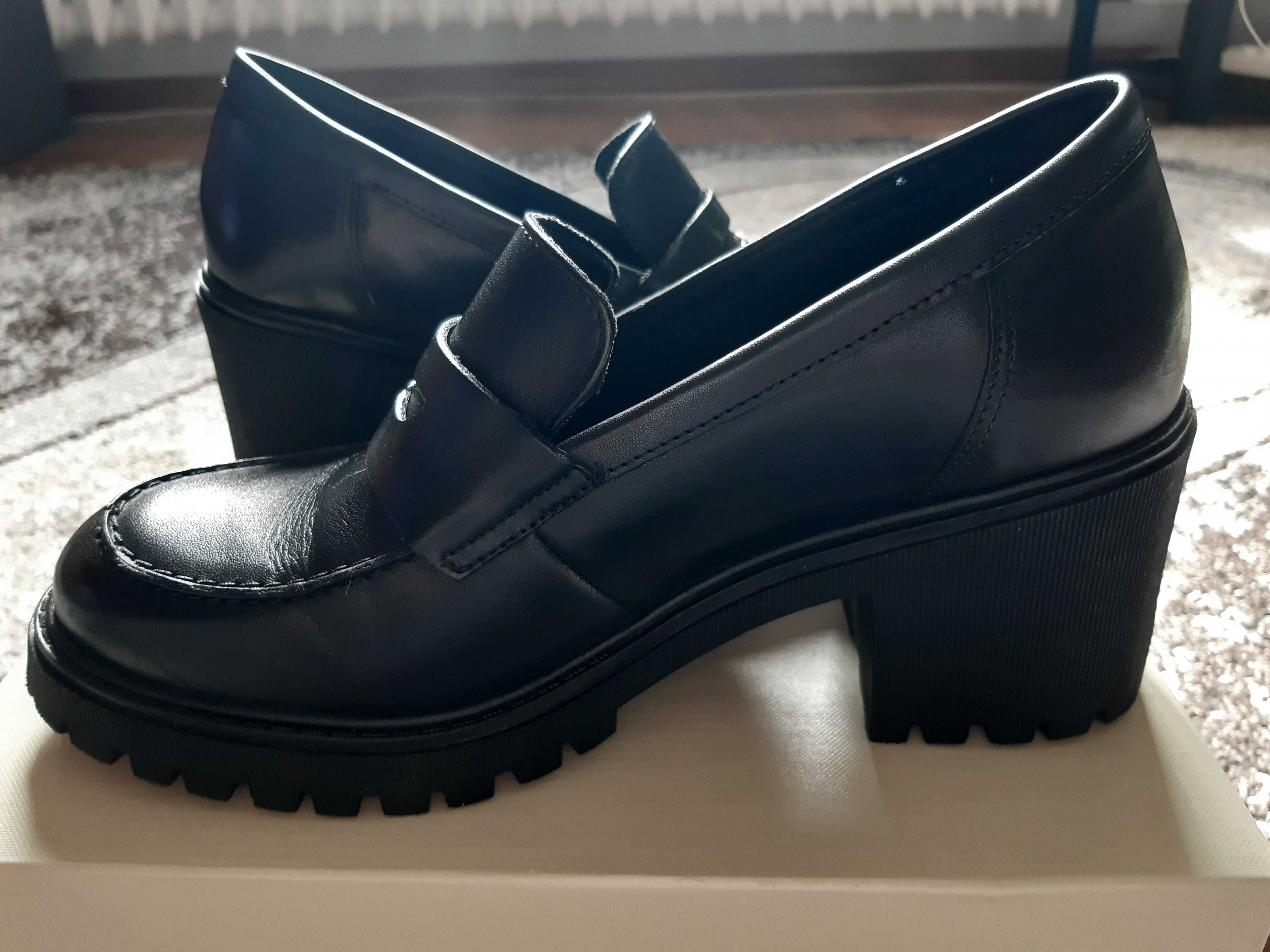 Półbuty Lasocki rozmiar 40