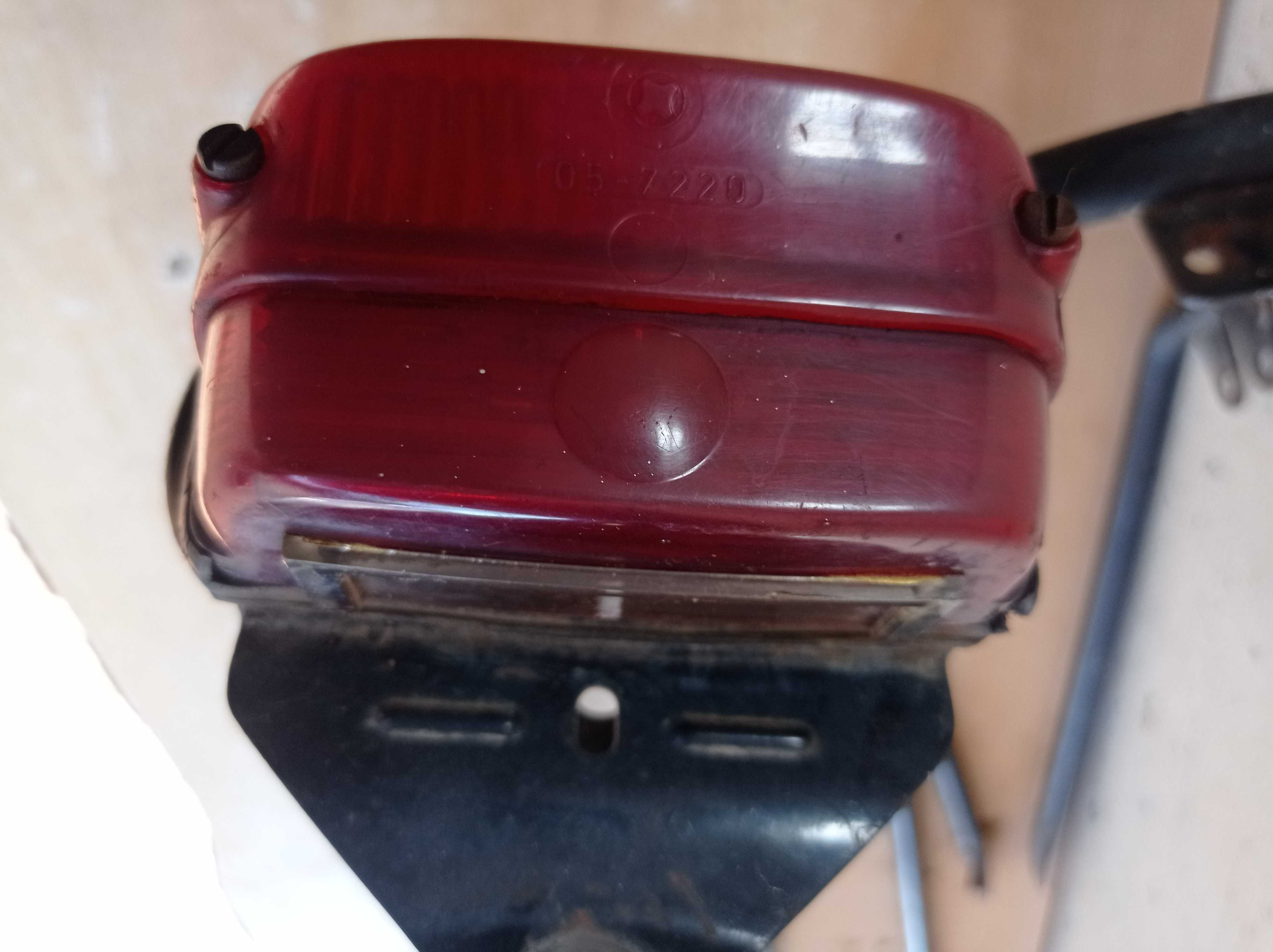 Jawa 50 - części -wsporniki - lampa
