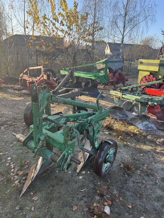 Плуги 2 по 25, і 3 по 30 на високих стойках