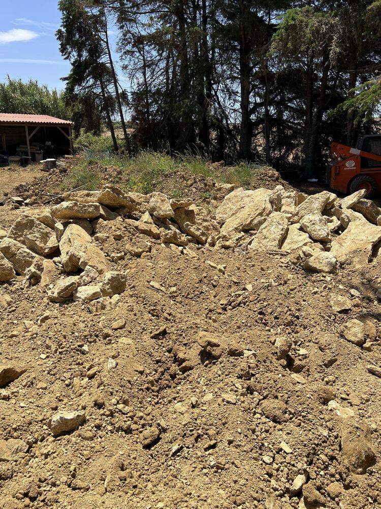 Pedra para muros e chão 20€