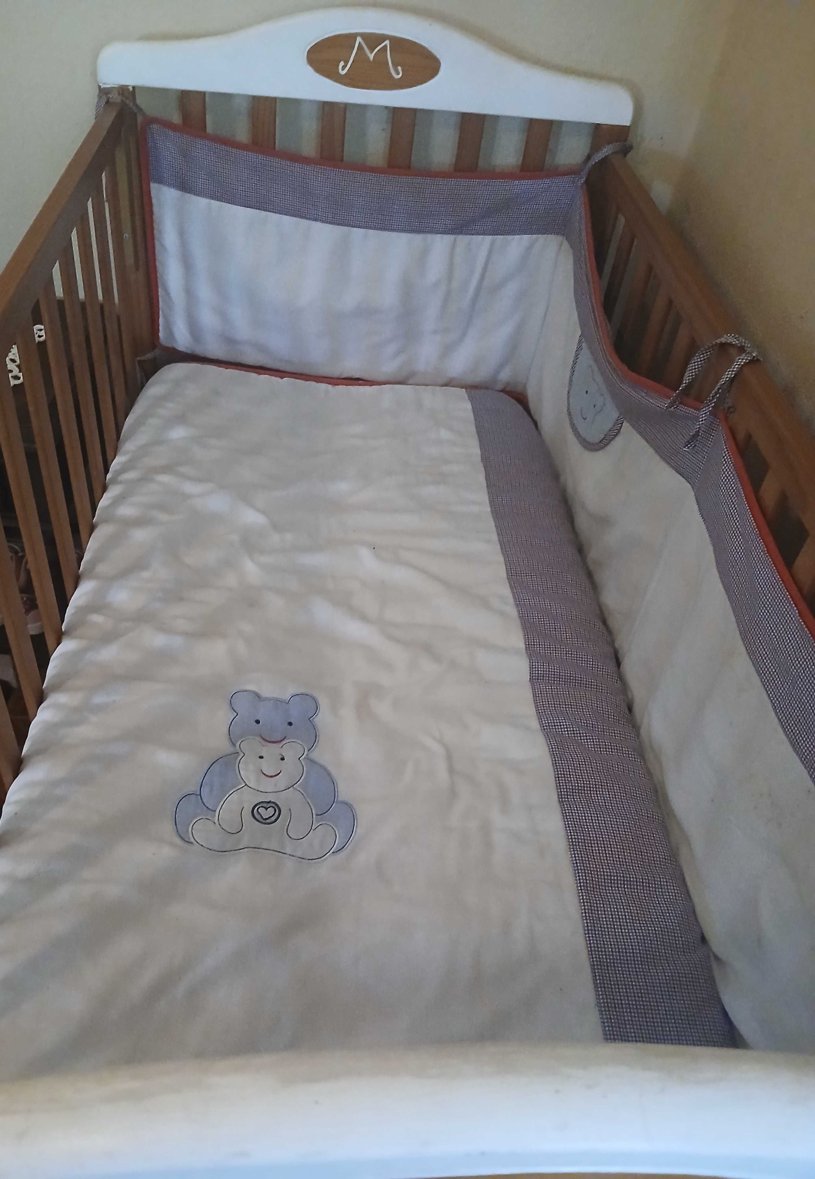 Cama para bebê óptimo estado