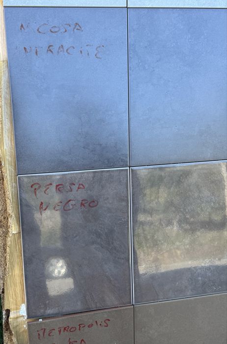 Vende-se azulejos de 1°