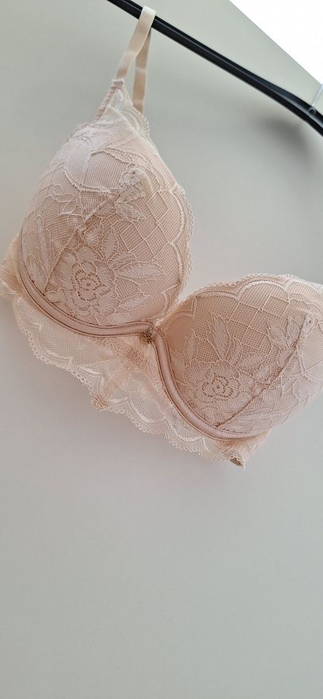 Biustonosz push-up beżowy z koronką Esotiq model Gardenia rozm. 65E