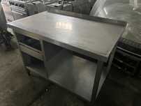 Escaparate em inox com uma gaveta 1.20mt x 70cm