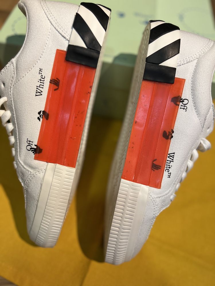 Off-White Low Vulcanized