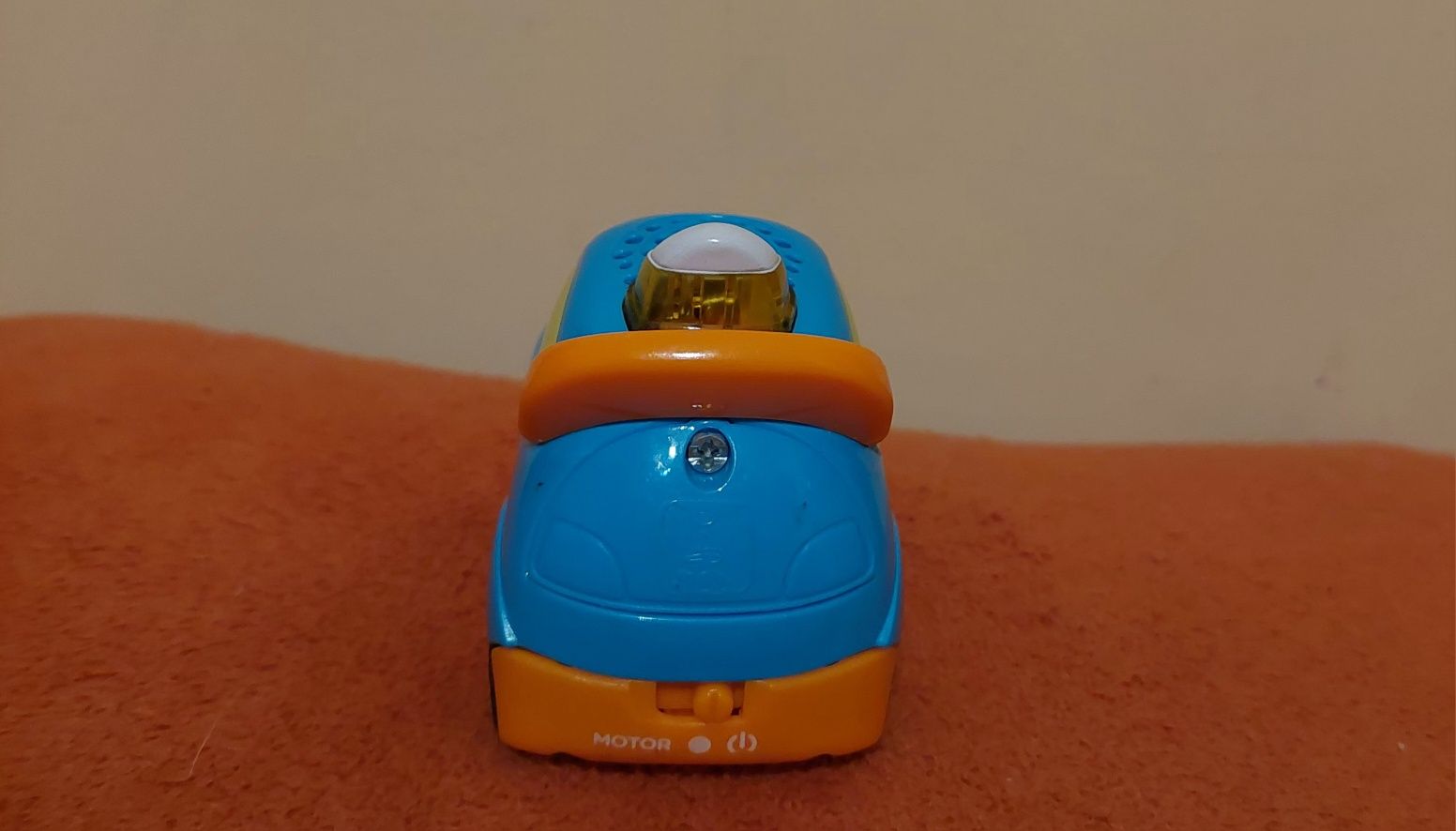 Samochód firmy vtech ,toot toot