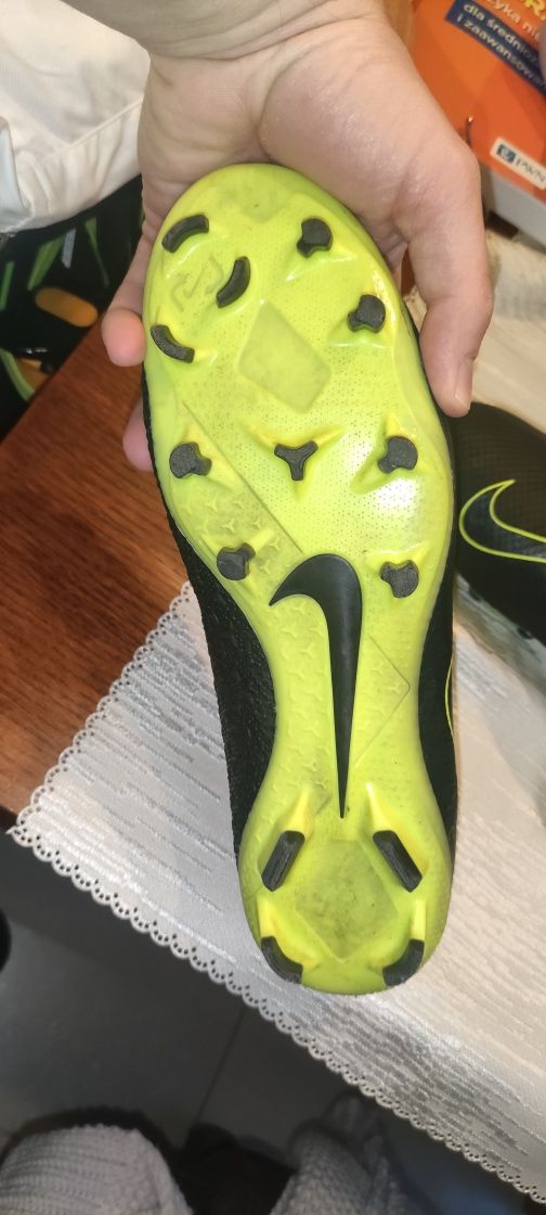 Używane korki pół profesjonalne Nike Phantom VSN PRO FG roz. 42.5