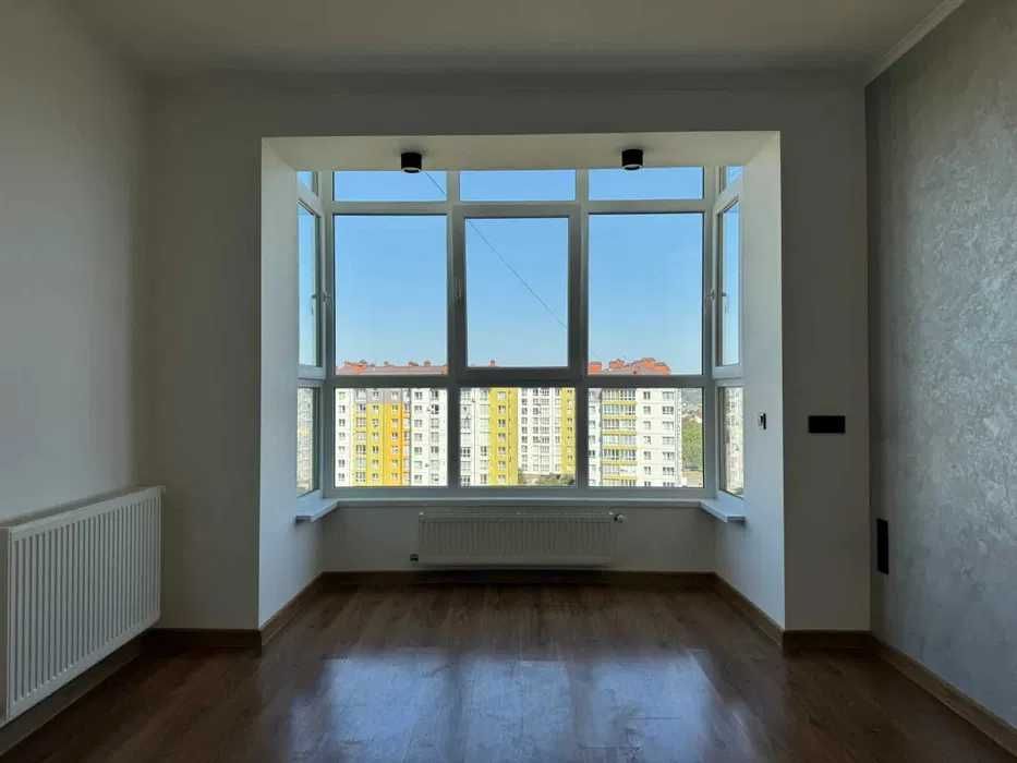 Продам терміново 1 кім в сучасному ЖК. Все включено в ціну. ПРОГРАМИ.