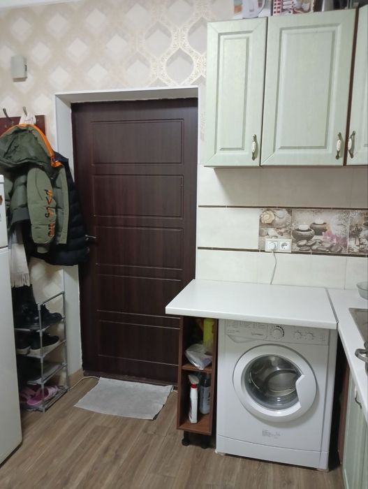 Девушке комната подключ-5минпеш м.Вирлиця без Хазяйки телефонуйте