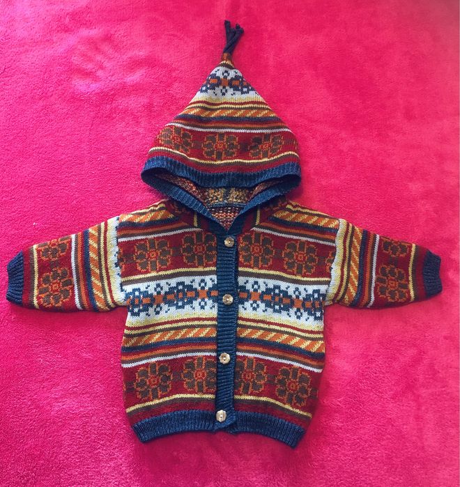 Sweterek dla malutkiego dziecka