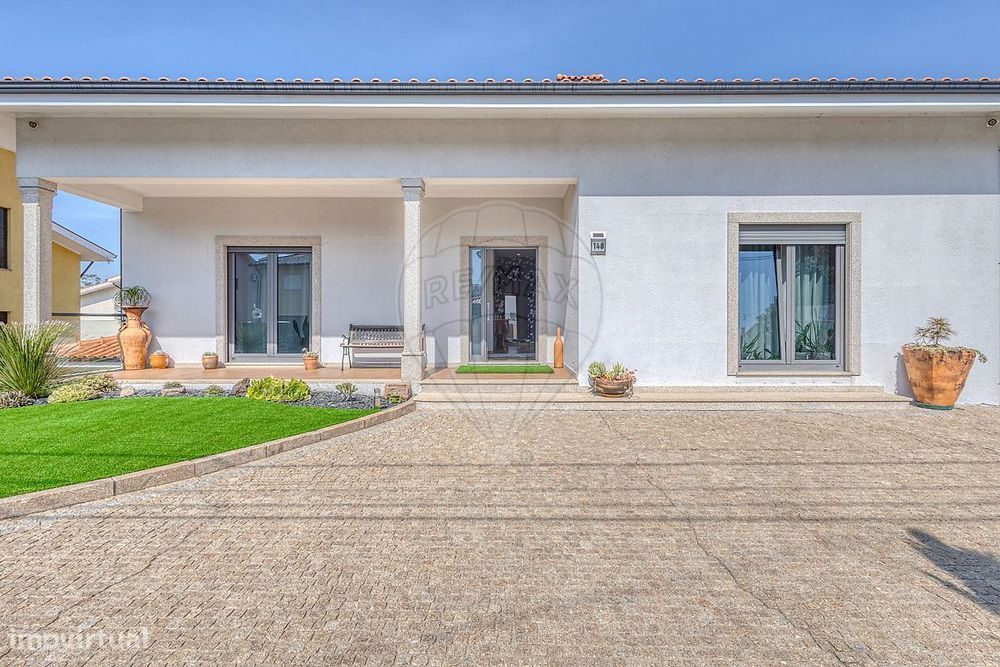 Moradia T4 para venda