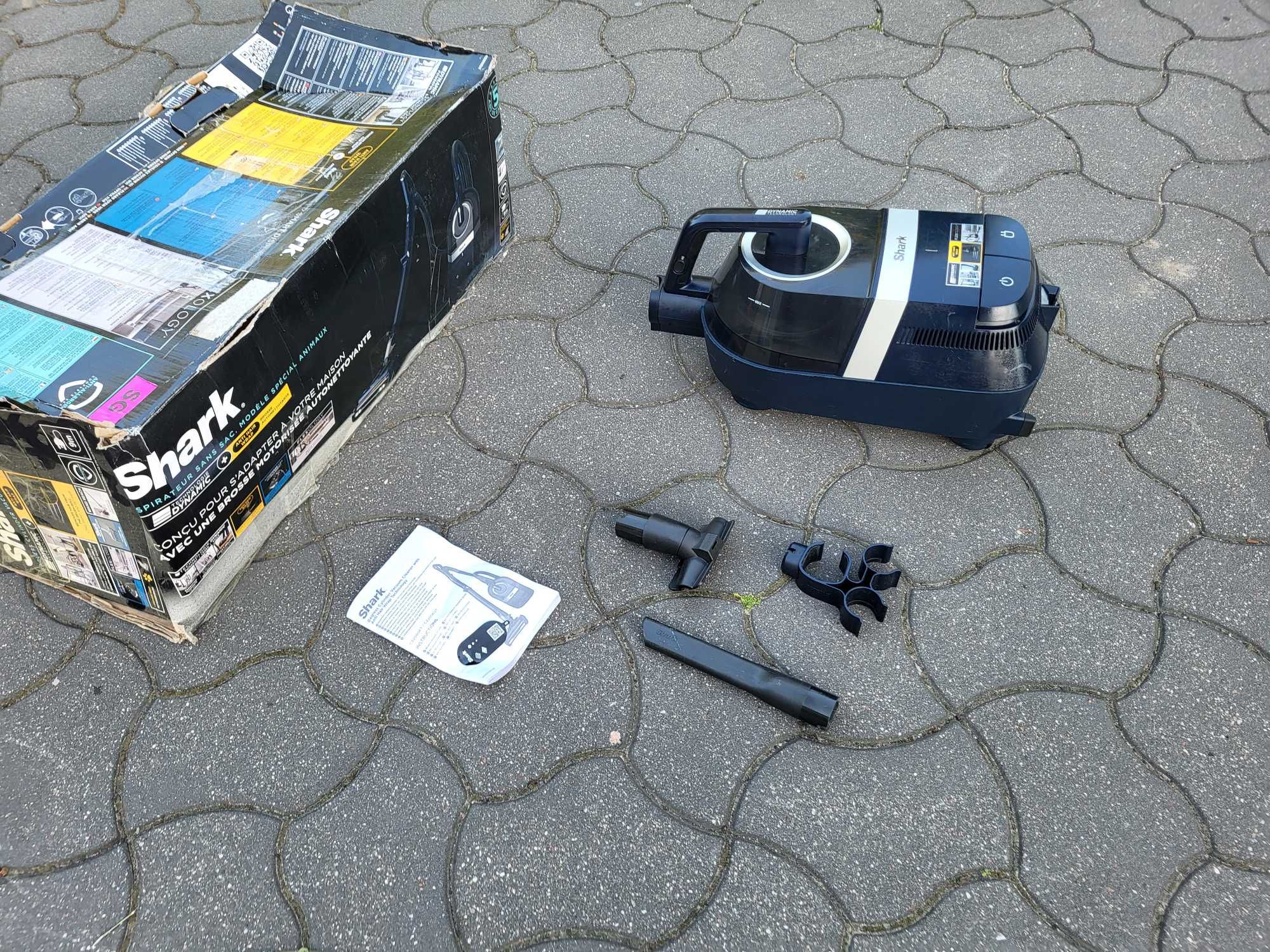 Odkurzacz bez workowy SHARK CZ250EUT z filtrami mocny 800w długi kabel