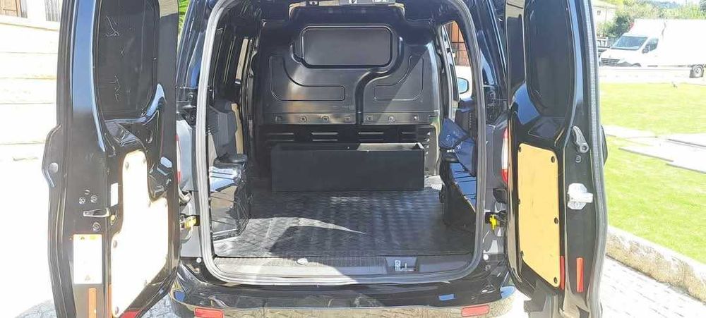 Ford transit courrier