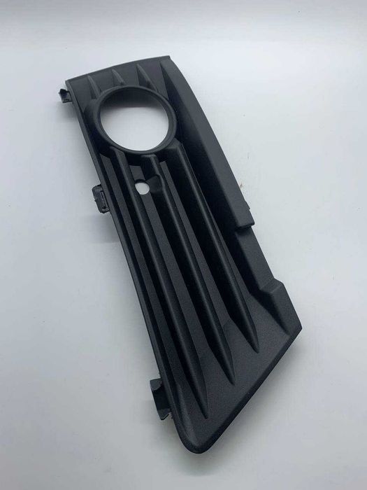 OPEL ZAFIRA B 2005- ramka atrapa halogenu prawa