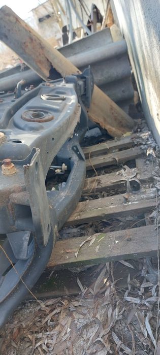 Lexus RX Хайлендер подрамник балка